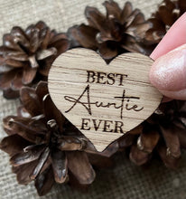 Load image into Gallery viewer, AUNTIE POCKET HUG - Heart shaped - Auntie Gift - Oak 4cm - Letterbox Gift - Special Auntie - Best Auntie Ever - Butterfly Crafts