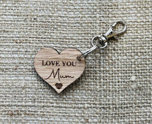 Load image into Gallery viewer, WOODEN MUM KEYRING - Mother&#39;s Day - Heart Shaped Oak - Personalised - Mummy&#39;s Keys - Love You Mum - Butterfly Crafts