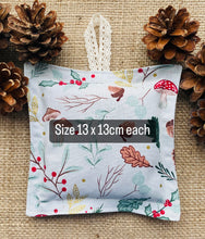 Load image into Gallery viewer, LAVENDER BAGS, Set of 3, Handmade, English Lavender, Robin Woodland and Christmas Berries Design Fabric - Butterfly Crafts